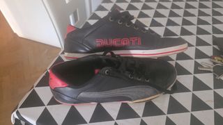 Mono Ducati  2 piezas, chaqueta ducati y suomy