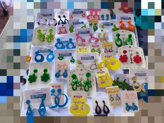 37 Pendientes - Colores Variados
