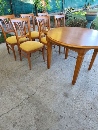 6 sillas de comedor y mesa de pino