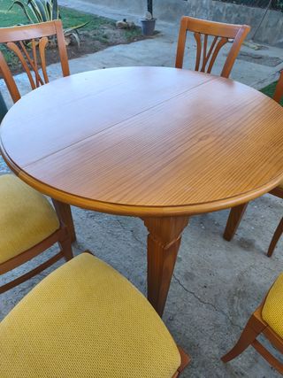 6 sillas de comedor y mesa de pino