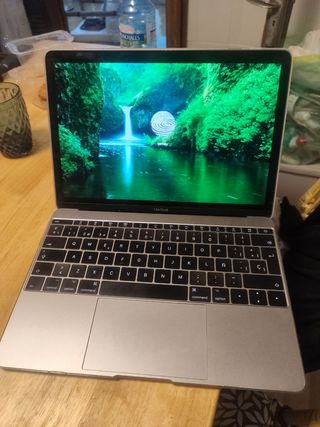 MacBook  plata