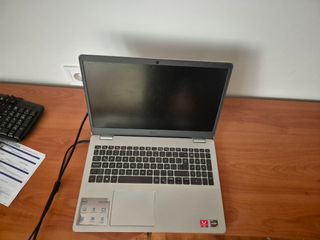 Dell Inspiron Laptop - Plata
