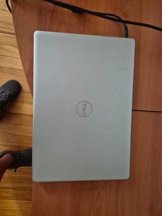 Dell Inspiron Laptop - Plata