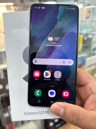 Samsung Galaxy S21 FE 5G - 128GB/6GB di RAM con fattura