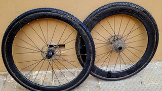 RUEDAS CARBONO TUBULAR DISCO UNICA BUJE DT SWISS