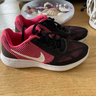 Nike Revolution 3 - Scarpe Running Rosa e Nere