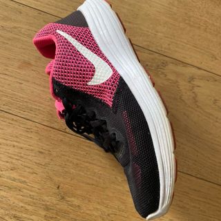 Nike Revolution 3 - Scarpe Running Rosa e Nere