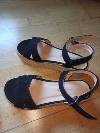 Sandalias plataforma negras mujer