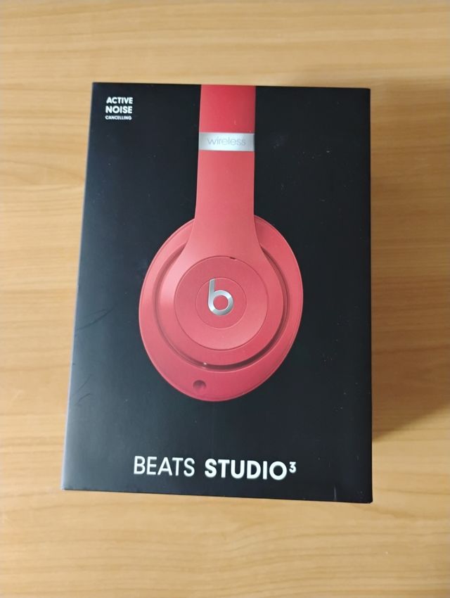 Caja Beats Studio3 -
