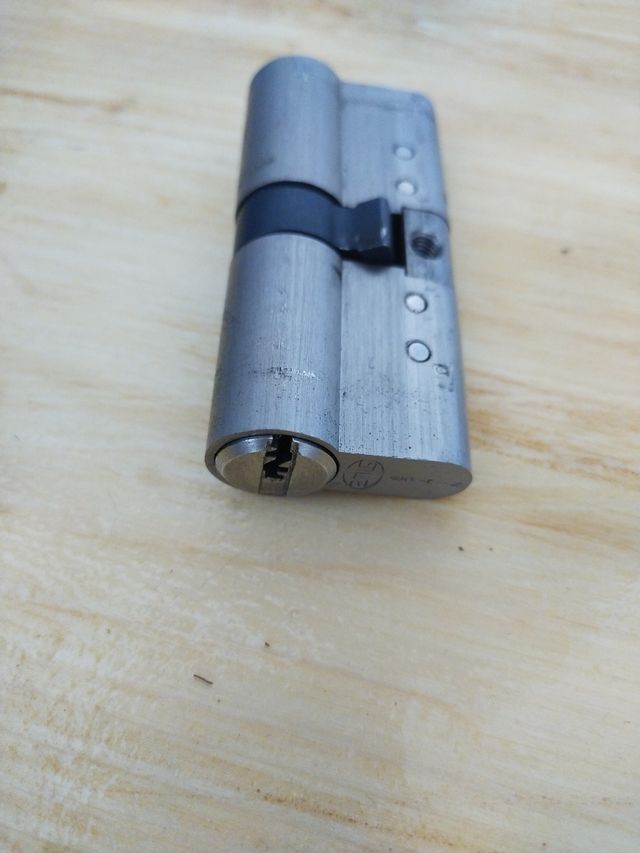 Cerradura puerta + 7 llaves