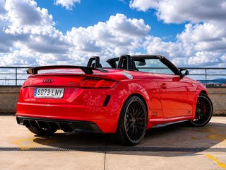 Audi TT rojo 2021 - Seminuevo Pocos Km