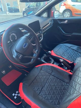 se alquila  Ford Fiesta 2019 mensual o diario