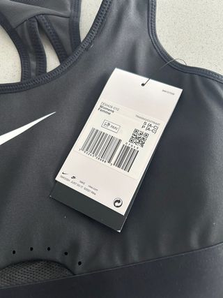 Top deportivo NIKE NUEVO