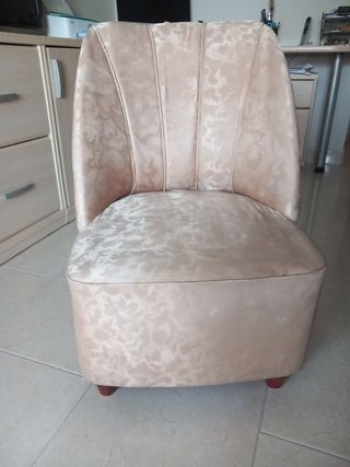 Sillón beige de tela