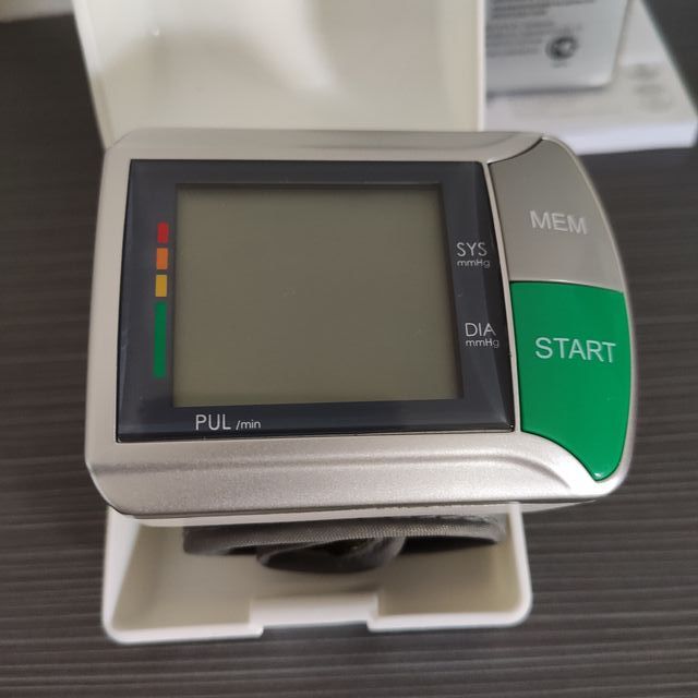 Tensiómetro de muñeca