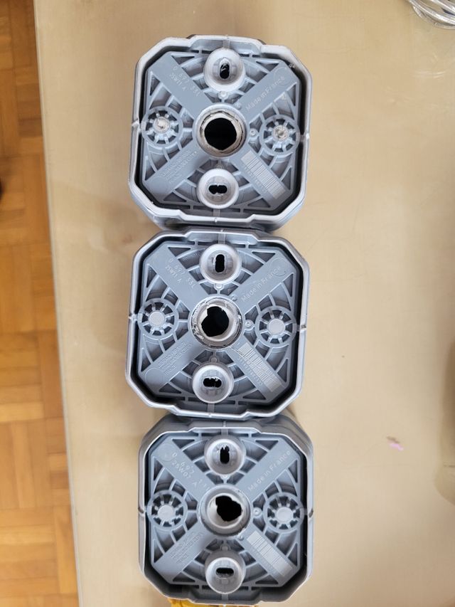 Marcos enchufes e interruptores exterior