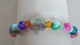Pulsera multicolor osito