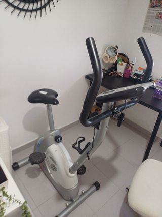 Bicicleta estática ejercicio