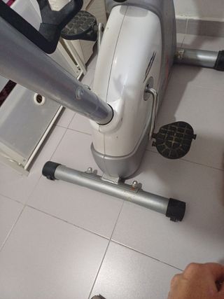 Bicicleta estática ejercicio