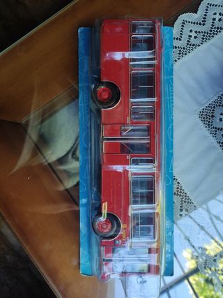 Bus EMT Pegaso 6038 Salvat 1:43