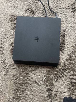 PS4 (PlayStation 4) Slim Negra