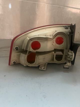 Piloto trasero derecho Audi A4 B7