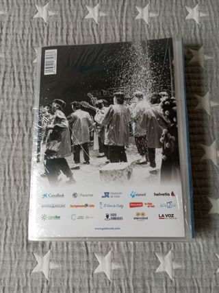 Álbum Gadi Cards + 5 sobres+regalo de cromos