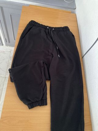 Pantalones deportivos negros - M