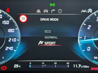 Kia Sportage 1.6 T-GDI 160CV MHEV 4X2 DRIVE PACK DESIGN .-" COMO NUEVO " .-" GARANTÍA OFICIAL KIA 7 AÑOS ".-" ETIQUETA ECO ".-" VEHÍCULO RECOMENDADO ".-