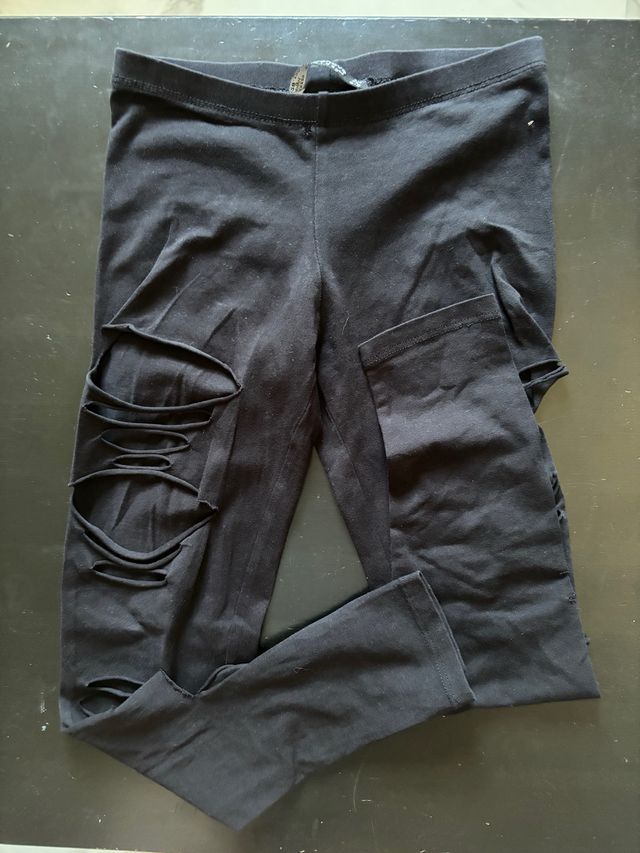 Leggings neri strappati tg.8-9 anni