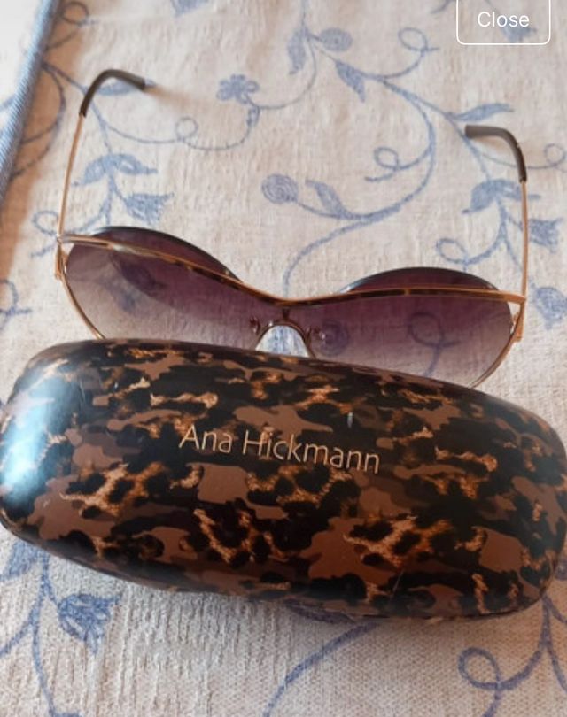 Gafas Ana Hickmann doradas
