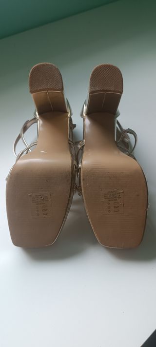 Tacones dorados | Zapatos de tacón