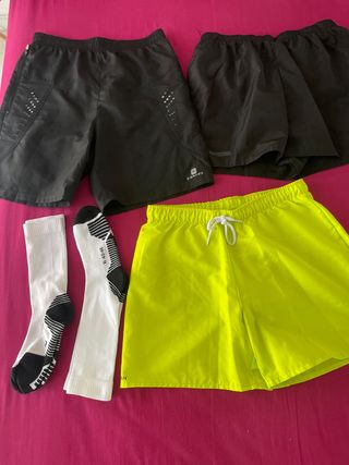 Shorts running hombre - 2 shorts + 2 calcetines. 