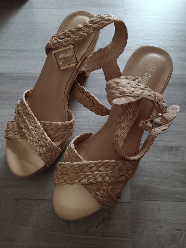 Sandalias cuña beige nº40