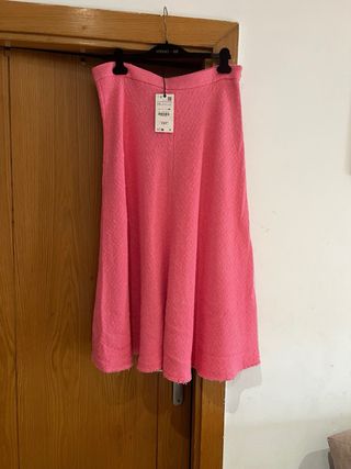 Falda midi rosa Zara