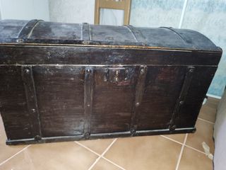 Arcón madera antiguo