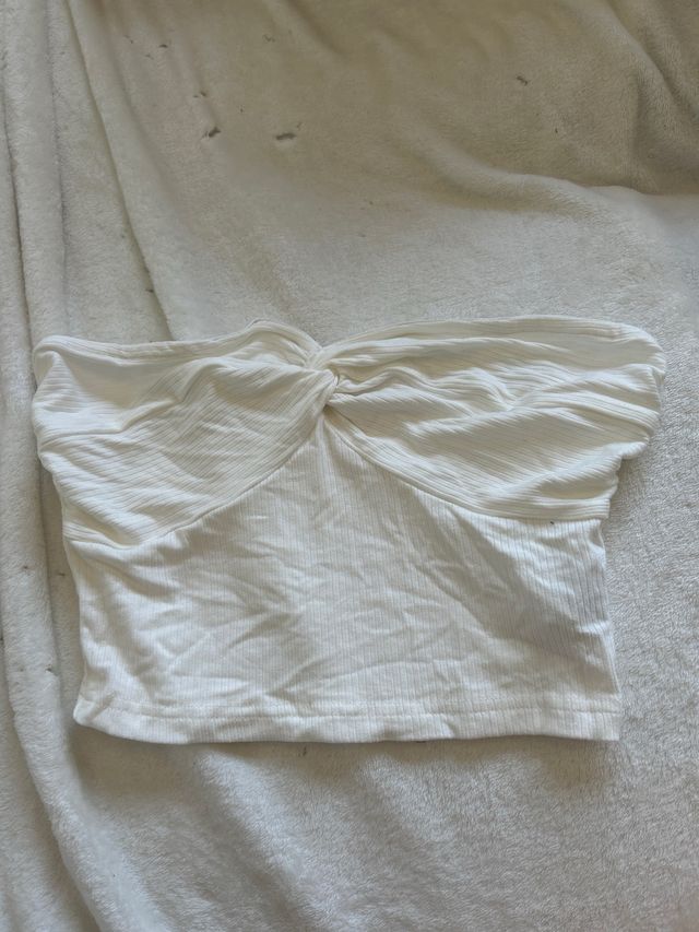 Top blanco sin tirantes
