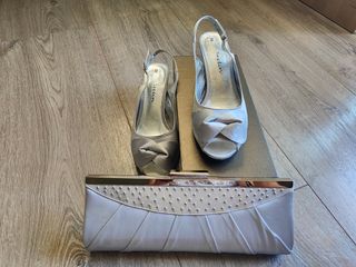 Zapatos y bolso plata boda-fiesta