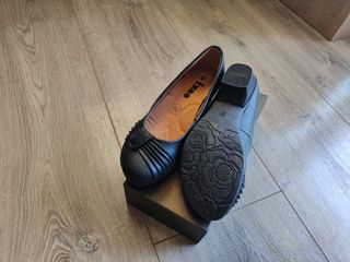 Zapatos negros tacón bajo