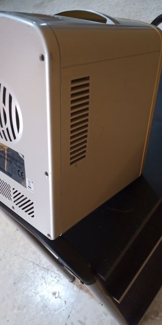 Mini nevera  mantenedora de frio