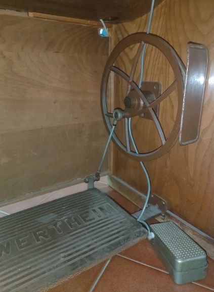 Máquina coser Wertheim antigua