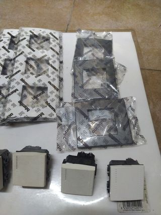 Mecanismos y marcos Bticino