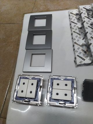 Mecanismos y marcos Bticino