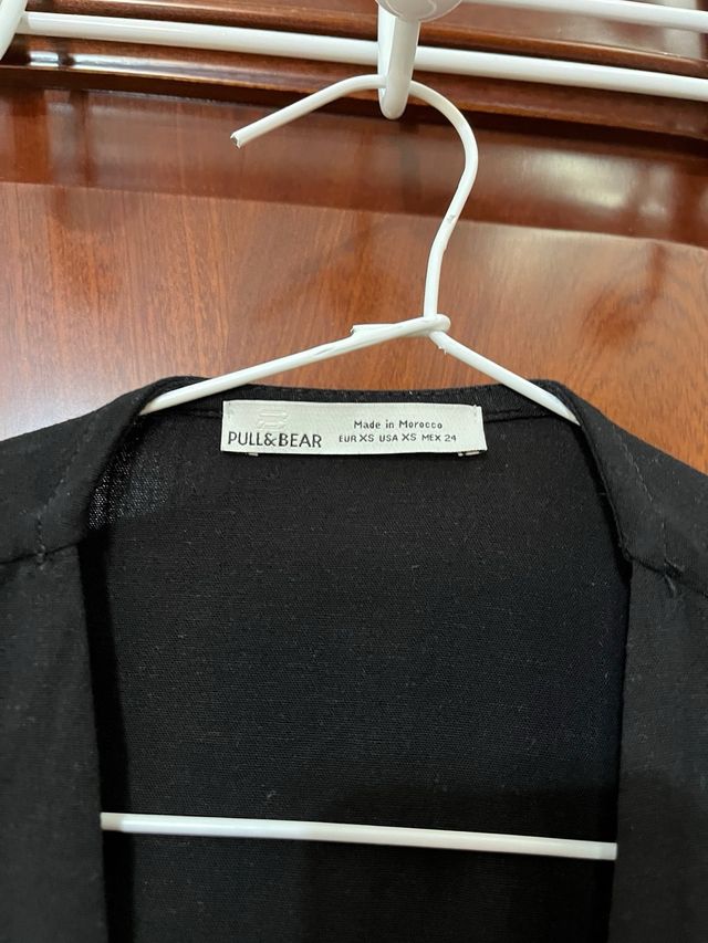 Top corto negro Pull&Bear XS