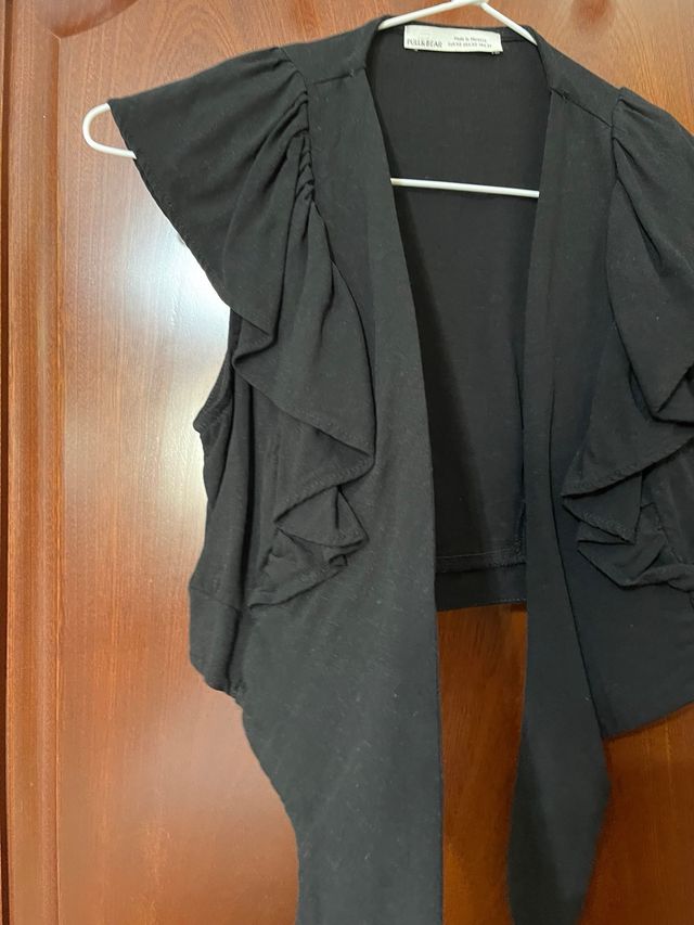 Top corto negro Pull&Bear XS