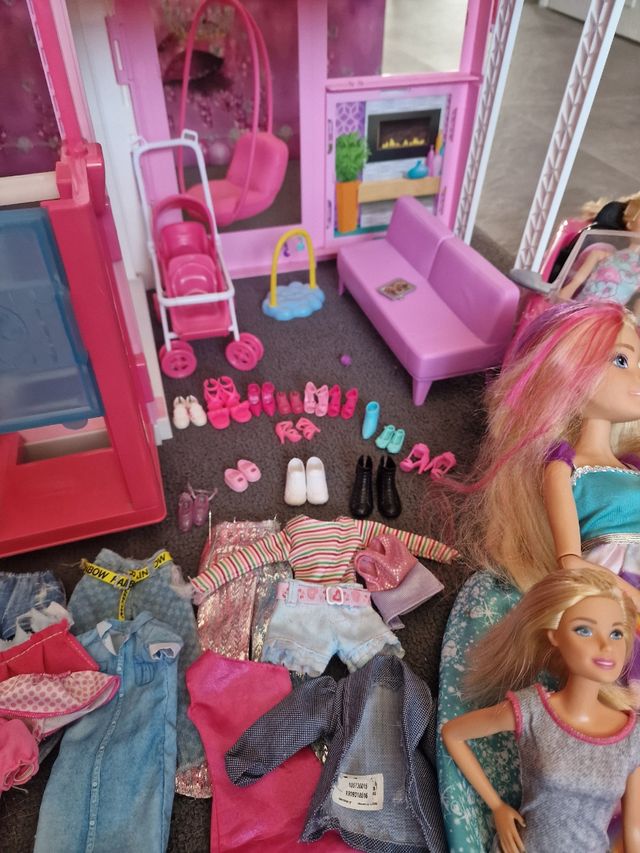 Casa Barbie + barbie + cavallo + macchina e acce