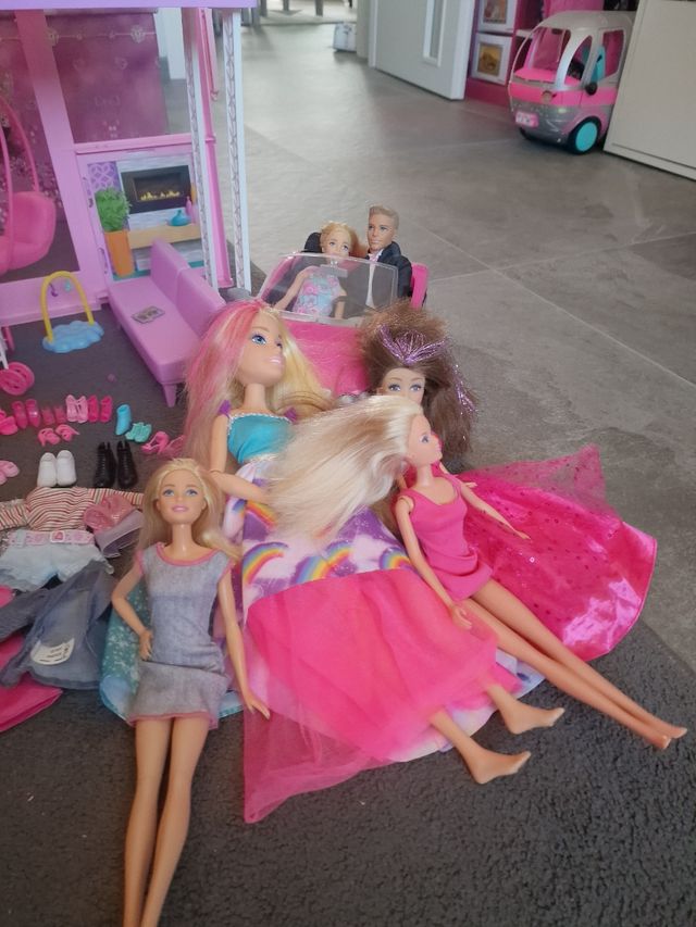 Casa Barbie + barbie + cavallo + macchina e acce