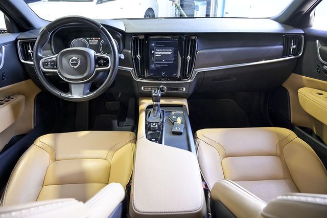 Volvo V90   2.0 D4 AWD Auto 
