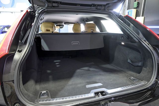 Volvo V90   2.0 D4 AWD Auto 