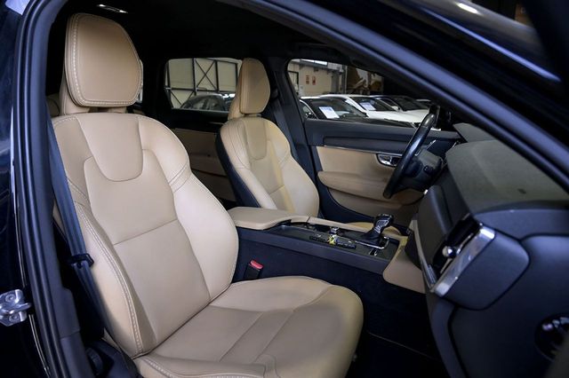 Volvo V90   2.0 D4 AWD Auto 